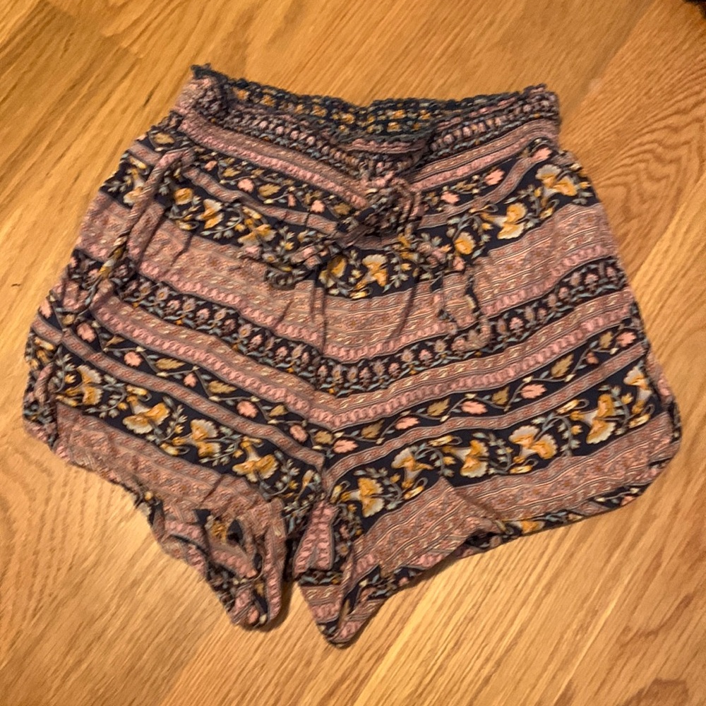 Boho flower tie shorts